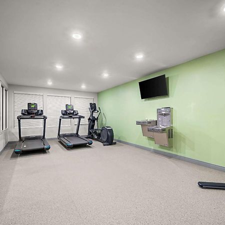 Woodspring Suites Dearborn Detroit מראה חיצוני תמונה