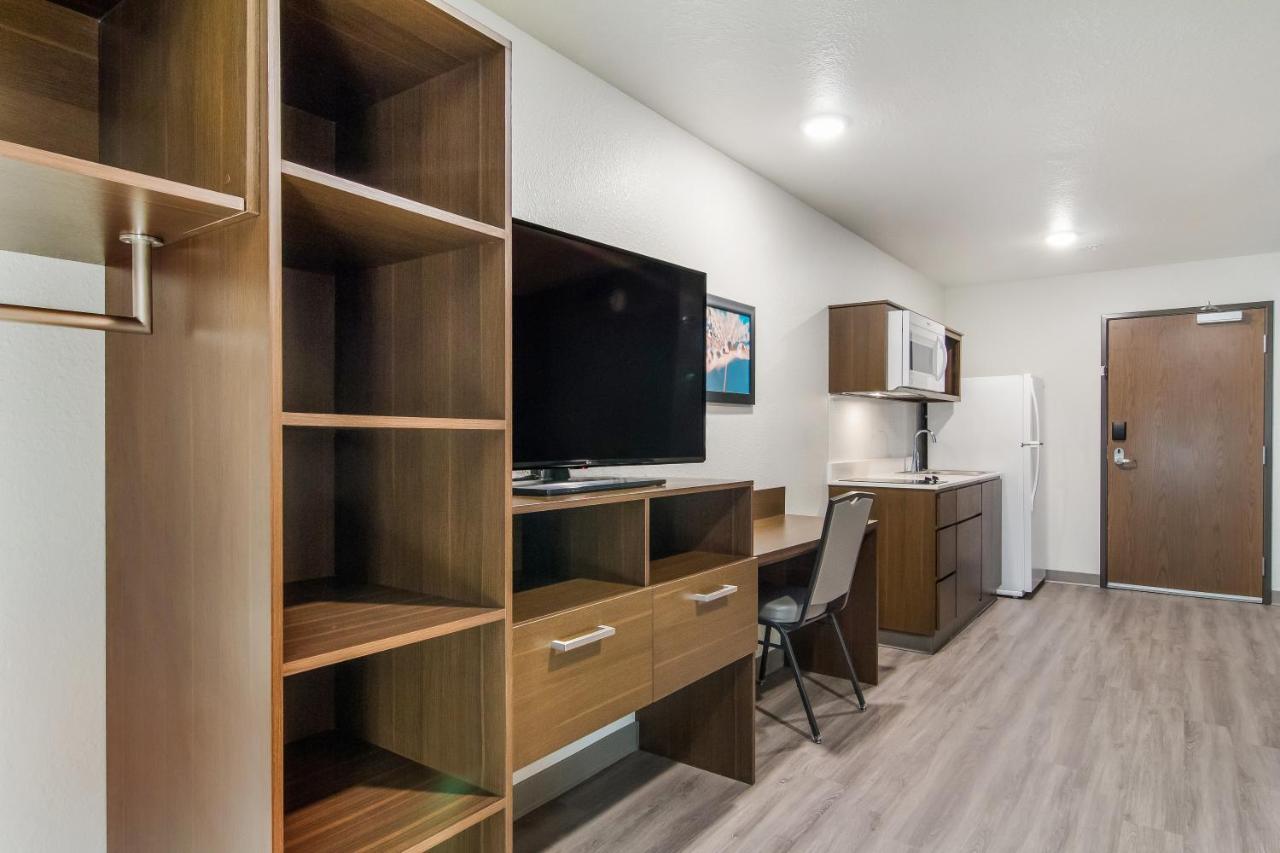 Woodspring Suites Dearborn Detroit מראה חיצוני תמונה