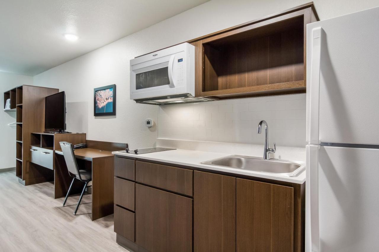 Woodspring Suites Dearborn Detroit מראה חיצוני תמונה