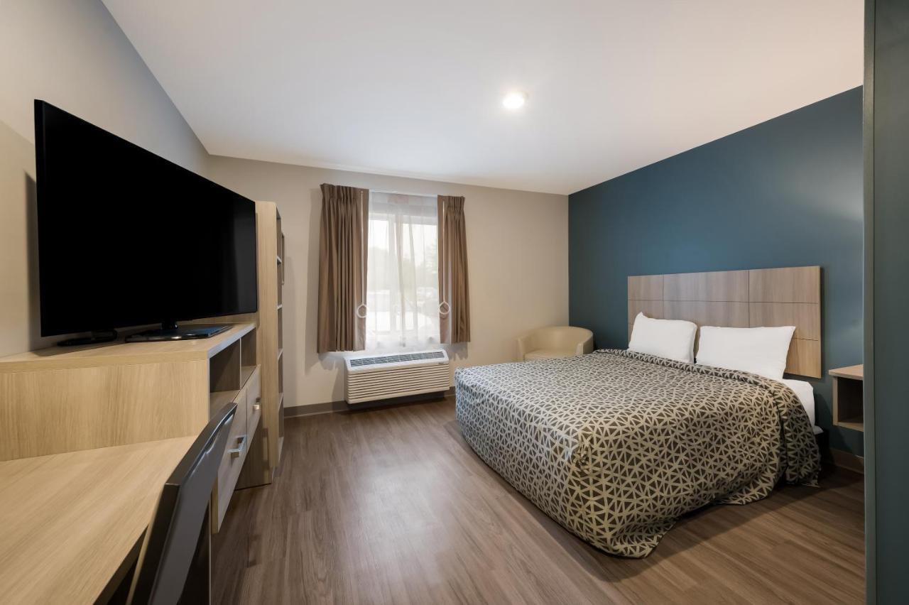 Woodspring Suites Dearborn Detroit מראה חיצוני תמונה