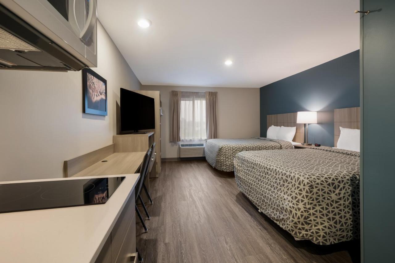 Woodspring Suites Dearborn Detroit מראה חיצוני תמונה