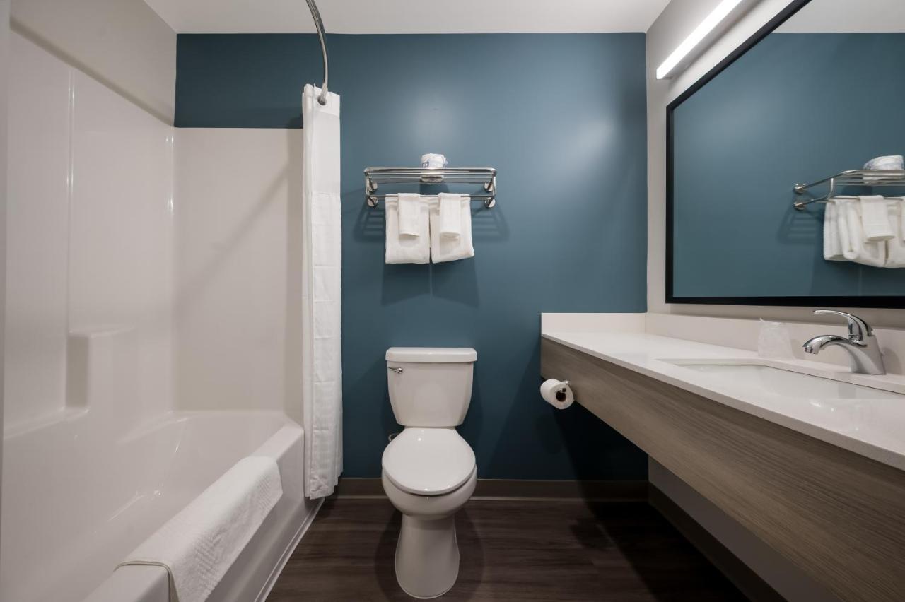 Woodspring Suites Dearborn Detroit מראה חיצוני תמונה