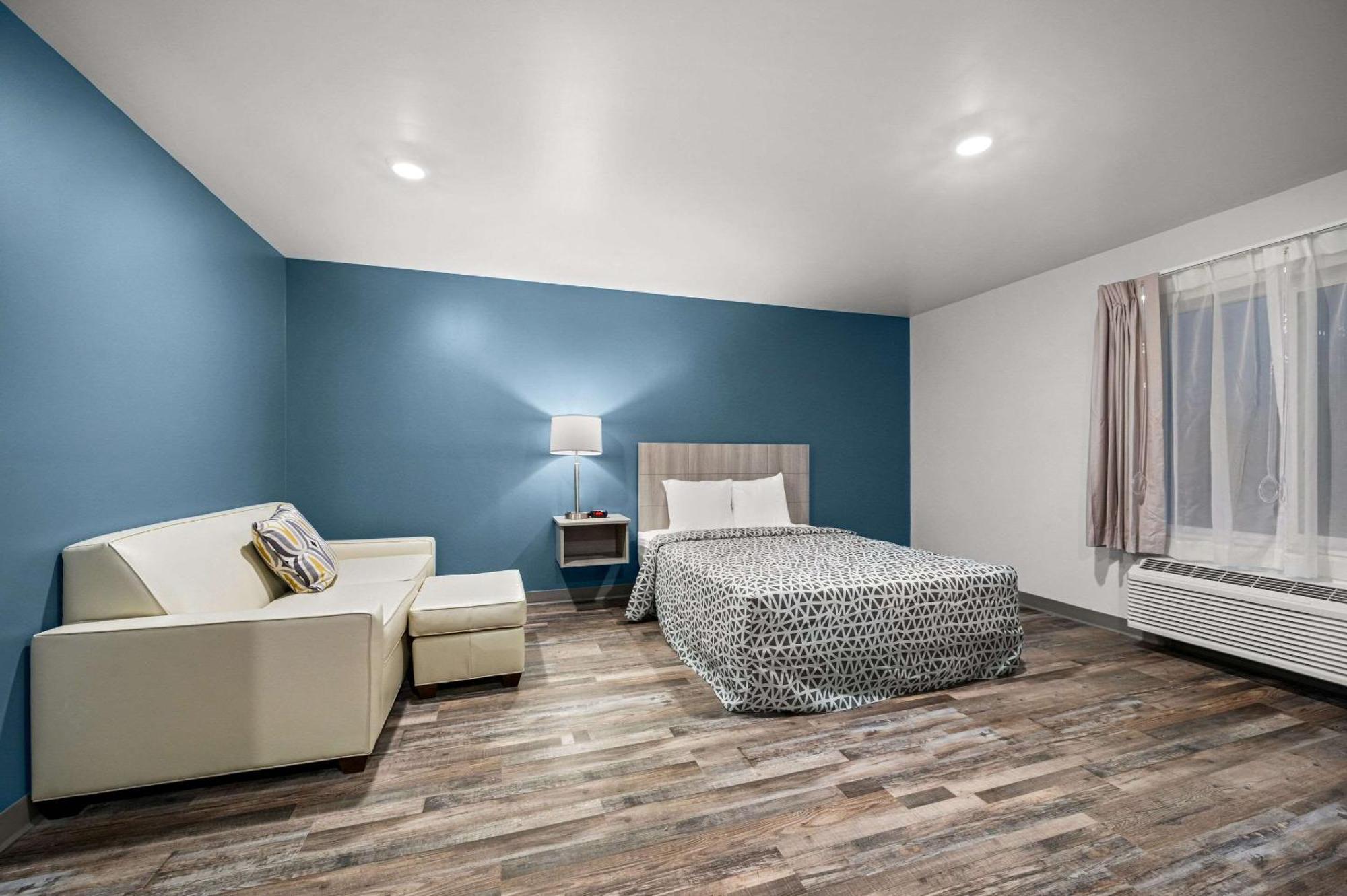 Woodspring Suites Dearborn Detroit מראה חיצוני תמונה