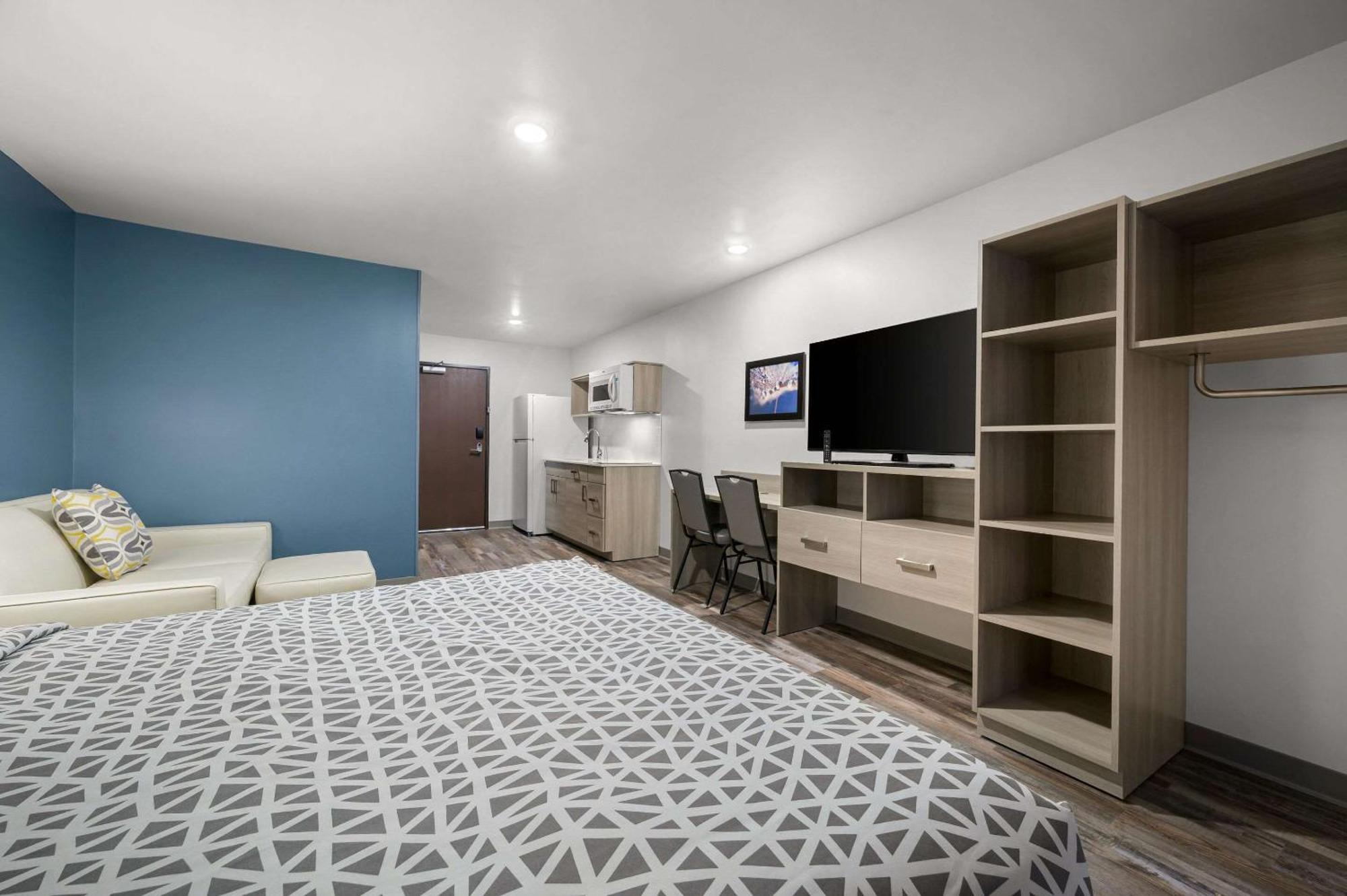 Woodspring Suites Dearborn Detroit מראה חיצוני תמונה