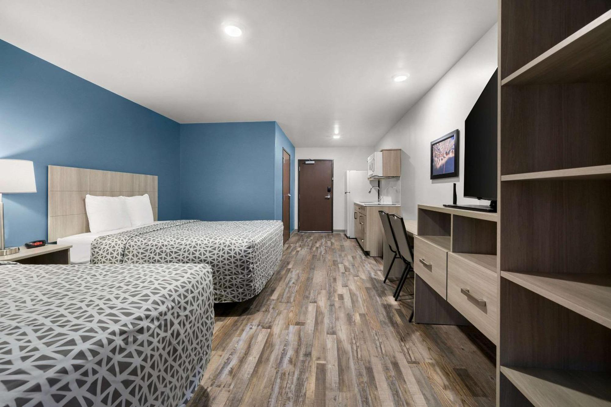 Woodspring Suites Dearborn Detroit מראה חיצוני תמונה
