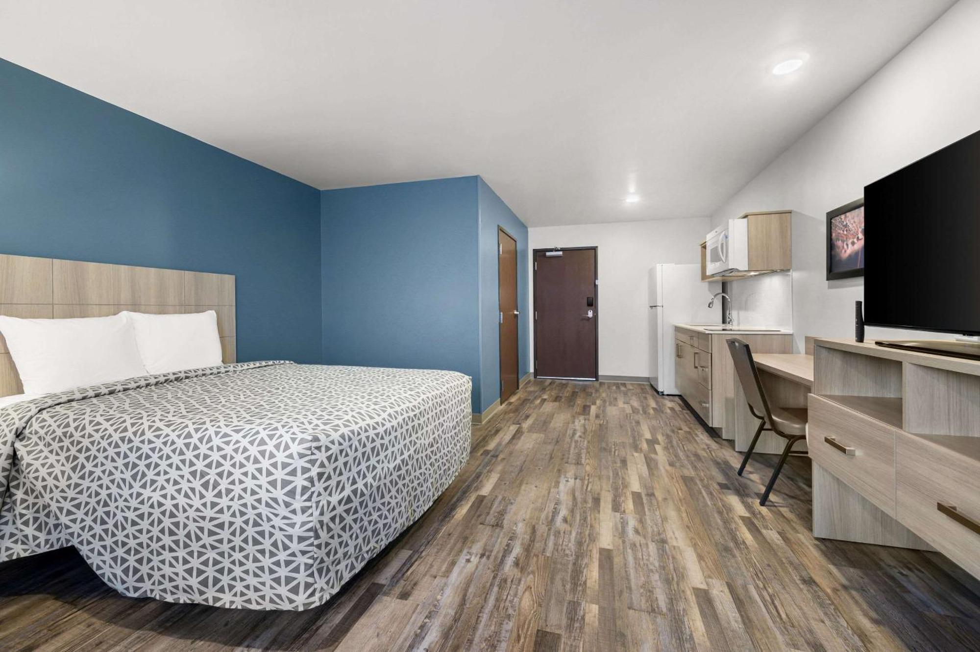 Woodspring Suites Dearborn Detroit מראה חיצוני תמונה