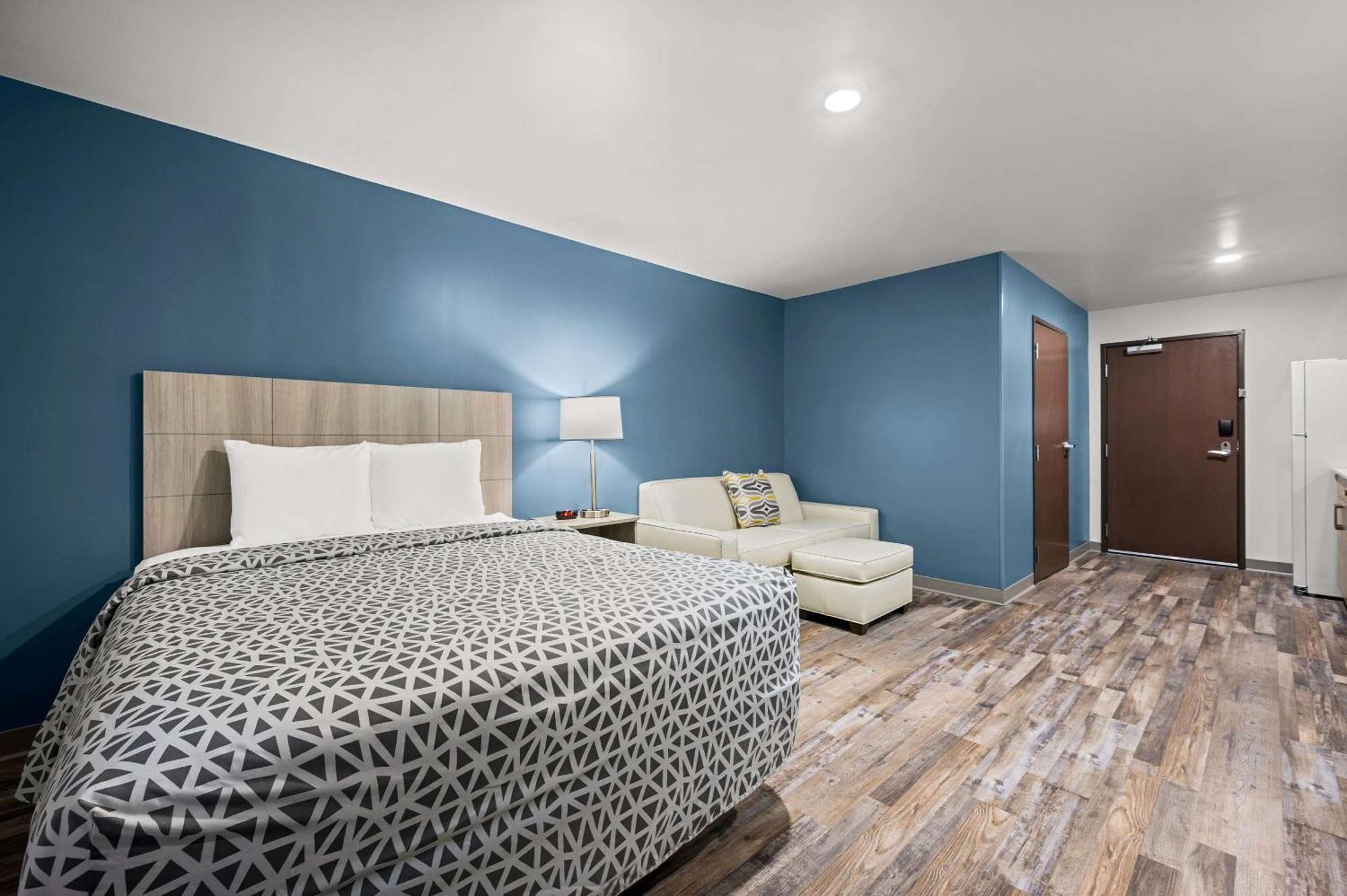Woodspring Suites Dearborn Detroit מראה חיצוני תמונה