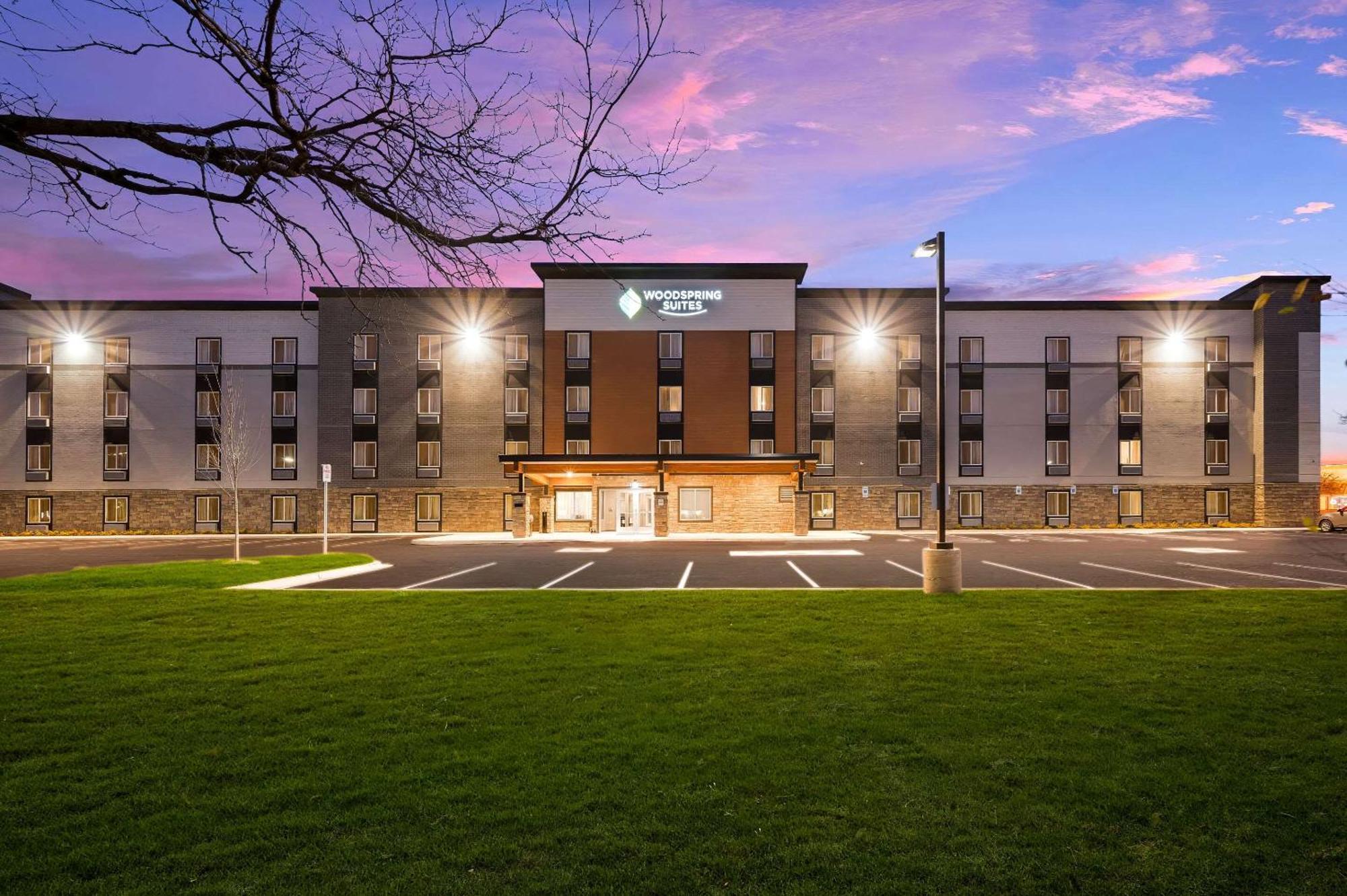 Woodspring Suites Dearborn Detroit מראה חיצוני תמונה